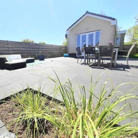 Huisje Britt Met Grote Tuin En Veel Privacy Dirkshorn Εξωτερικό φωτογραφία