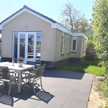 Huisje Britt Met Grote Tuin En Veel Privacy Dirkshorn Εξωτερικό φωτογραφία