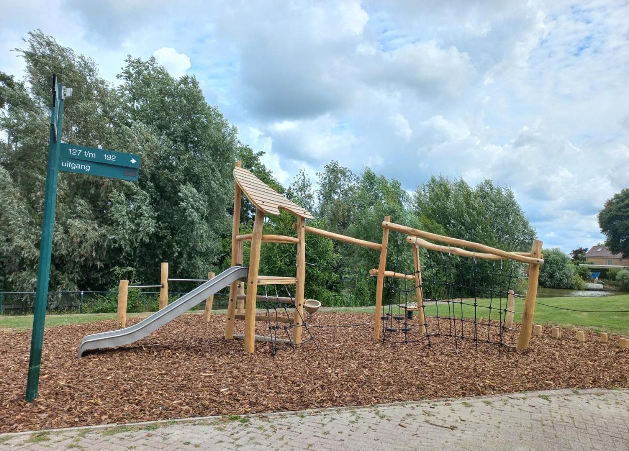 Huisje Britt Met Grote Tuin En Veel Privacy Dirkshorn Εξωτερικό φωτογραφία