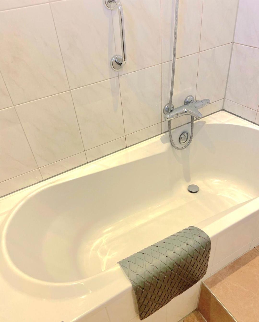 Huisje Britt Met Grote Tuin En Veel Privacy Dirkshorn Εξωτερικό φωτογραφία